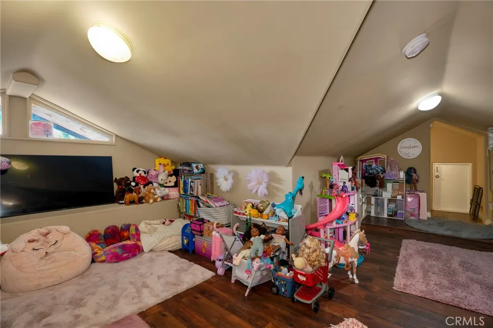 9715 E Lemon Avenue Arcadia, CA 91007
