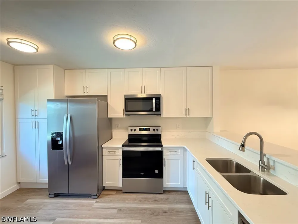 County Barn Road #103 Naples, FL 34112