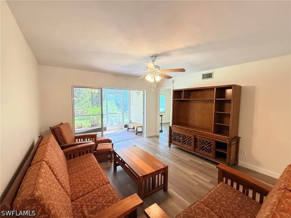 County Barn Road #103 Naples, FL 34112