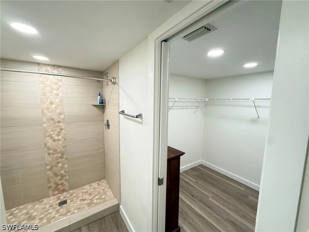 County Barn Road #103 Naples, FL 34112