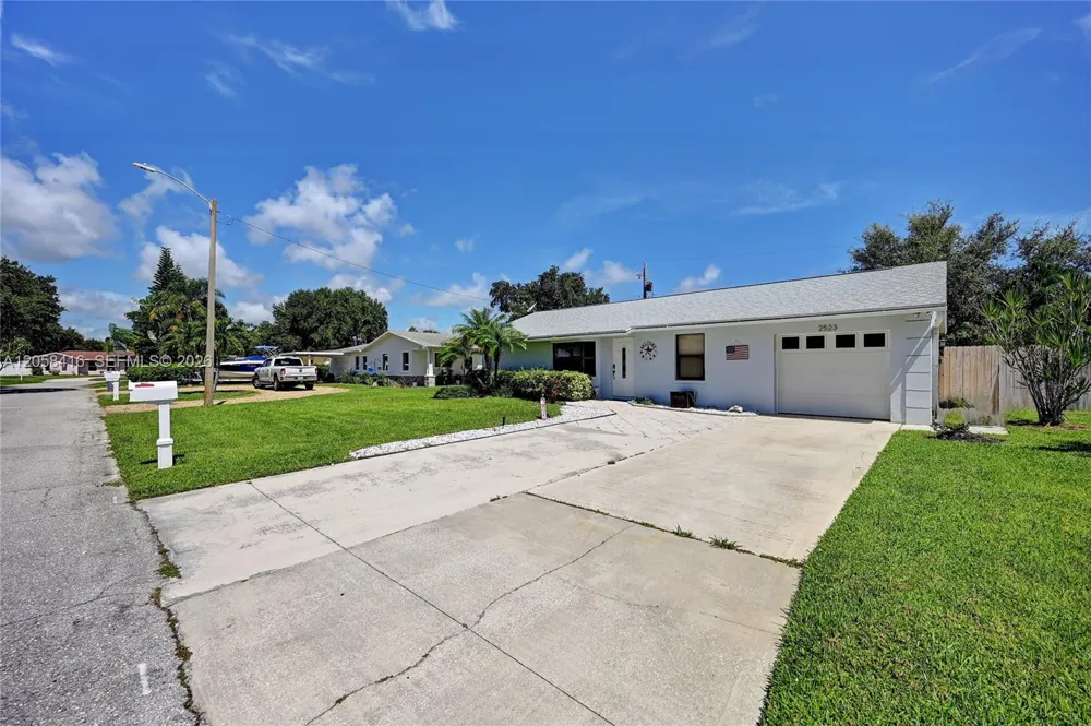 2523 Wabash Dr #0 North Palm Beach, FL 33410