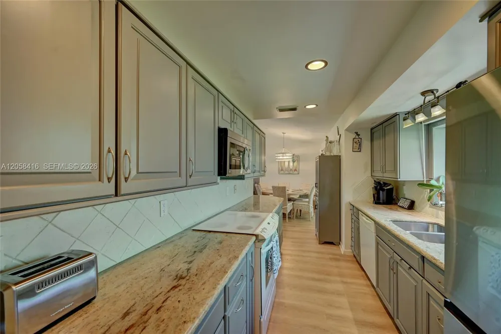 2523 Wabash Dr #0 North Palm Beach, FL 33410
