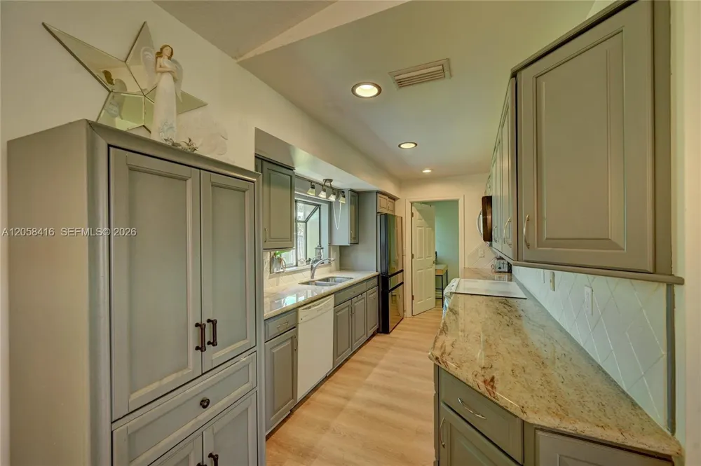 2523 Wabash Dr #0 North Palm Beach, FL 33410