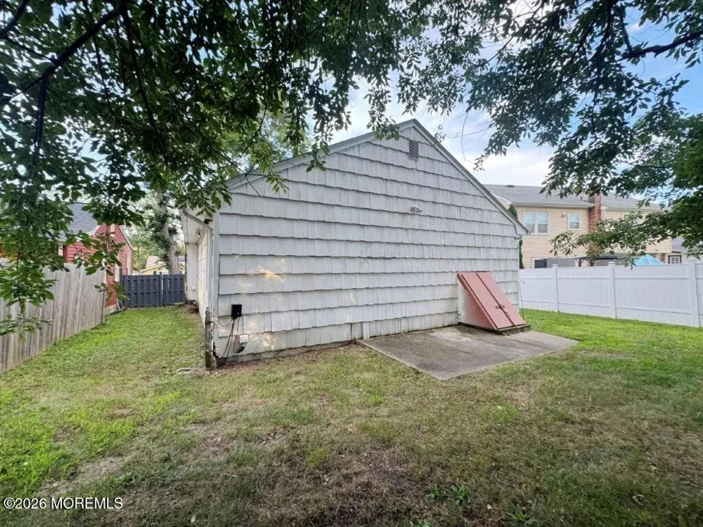 826 Arbordale Drive Keyport, NJ 07735