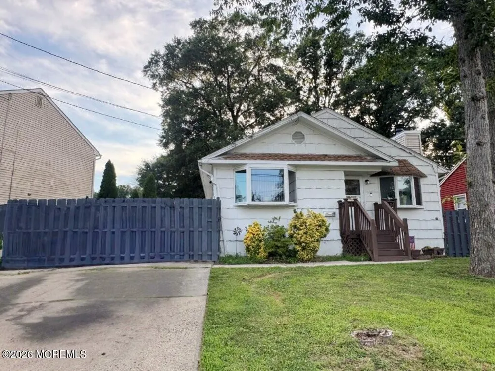 826 Arbordale Drive Keyport, NJ 07735