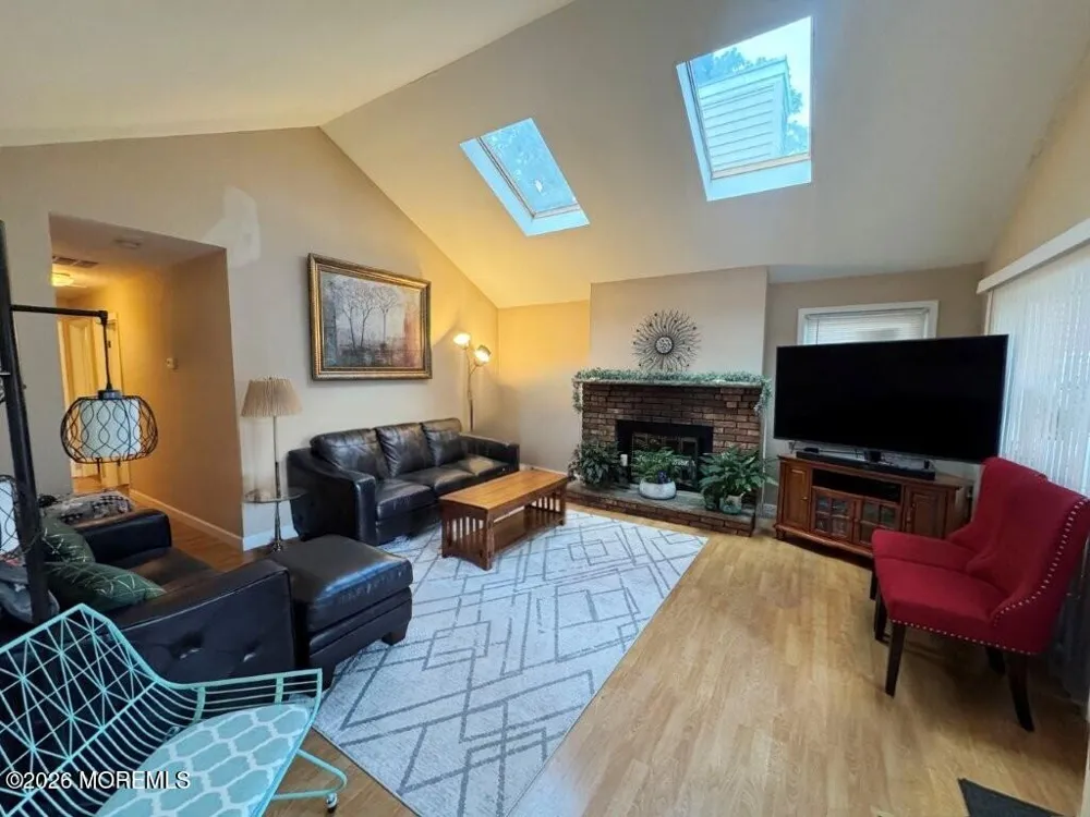 826 Arbordale Drive Keyport, NJ 07735