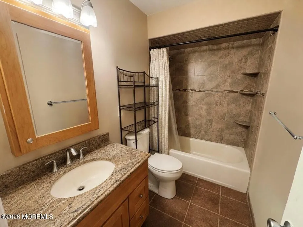 826 Arbordale Drive Keyport, NJ 07735