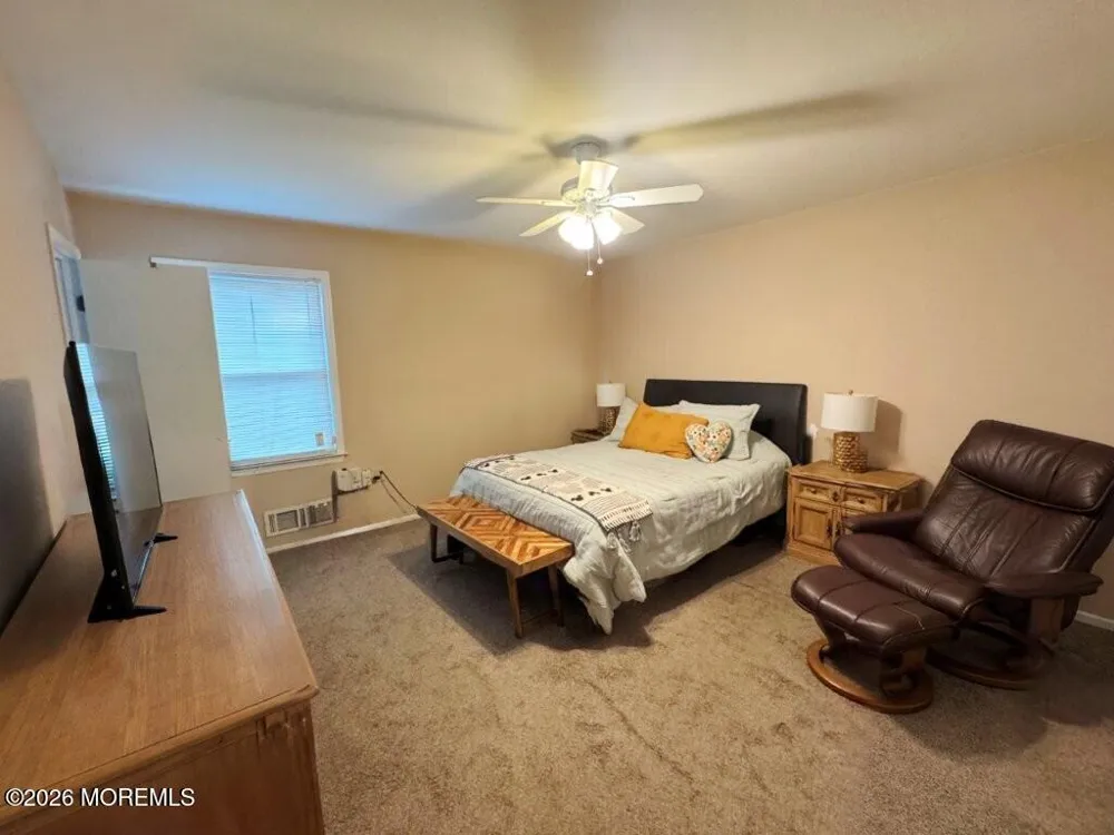 826 Arbordale Drive Keyport, NJ 07735