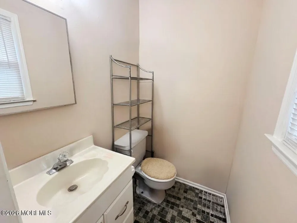 826 Arbordale Drive Keyport, NJ 07735
