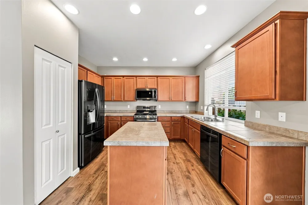 16127 23rd Street E Lake Tapps, WA 98391