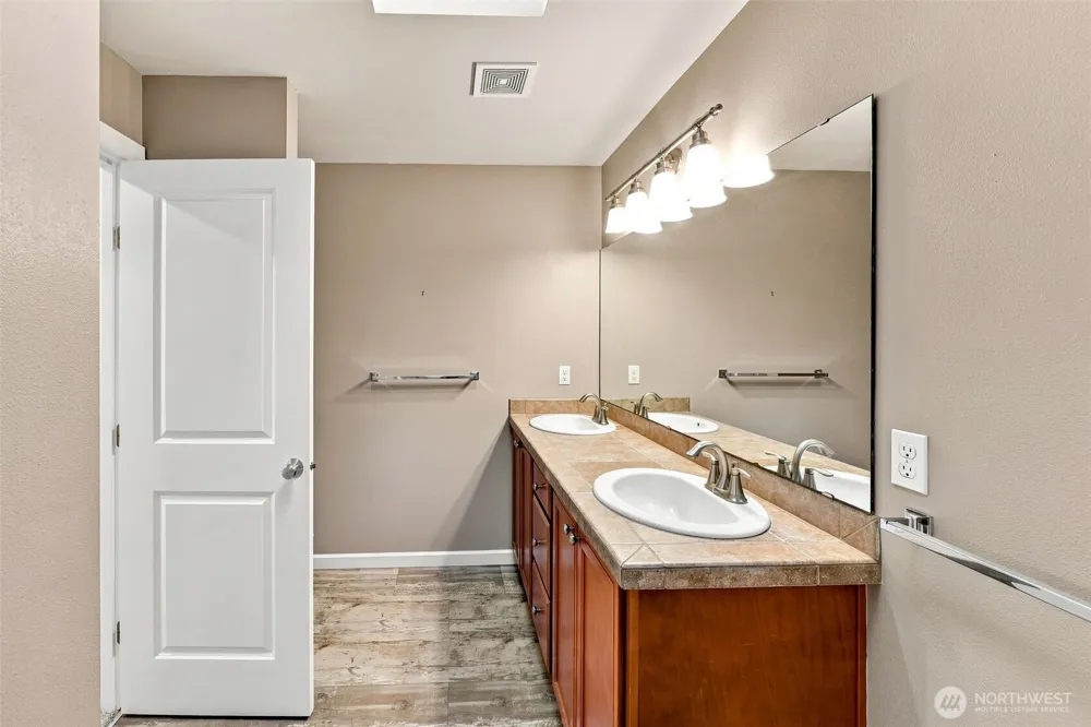 16127 23rd Street E Lake Tapps, WA 98391