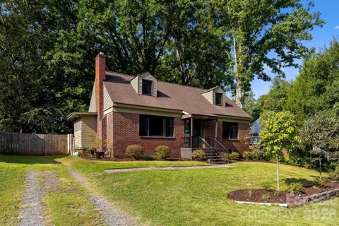 2220 Arnold Drive