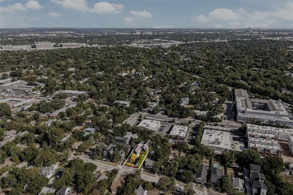 2804 E 22nd Street #A Austin, TX 78722