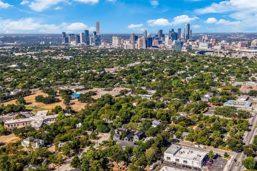 2804 E 22nd Street #A Austin, TX 78722