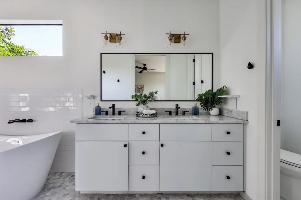 2804 E 22nd Street #A Austin, TX 78722