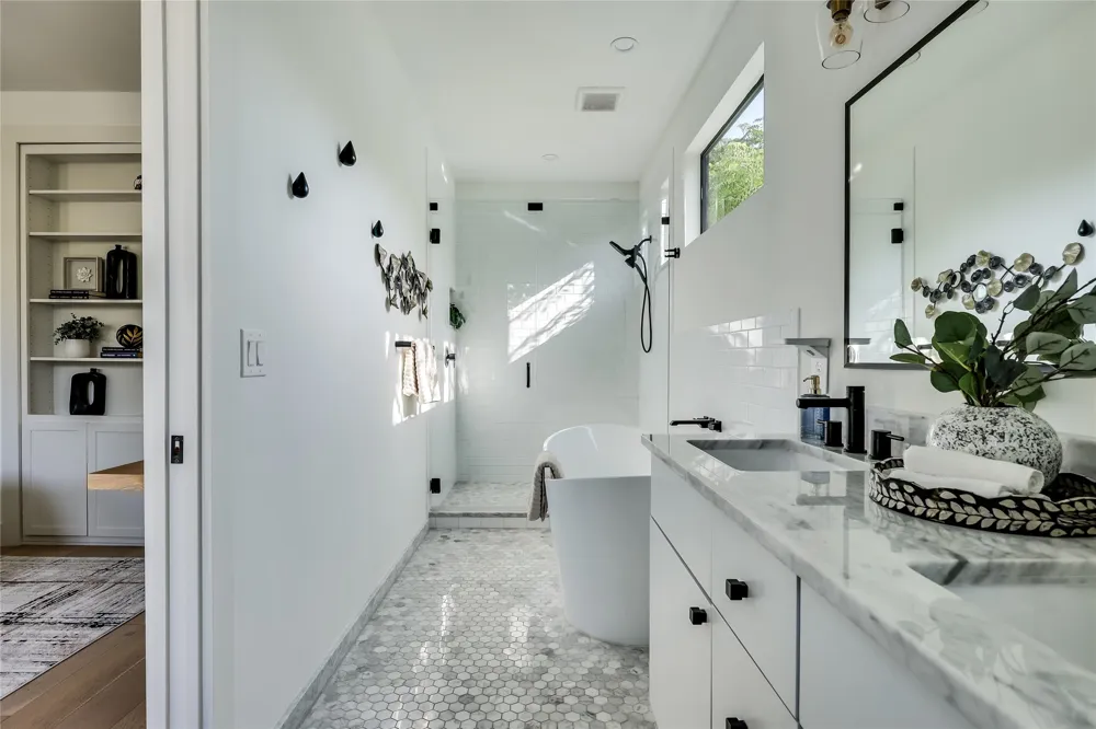 2804 E 22nd Street #A Austin, TX 78722