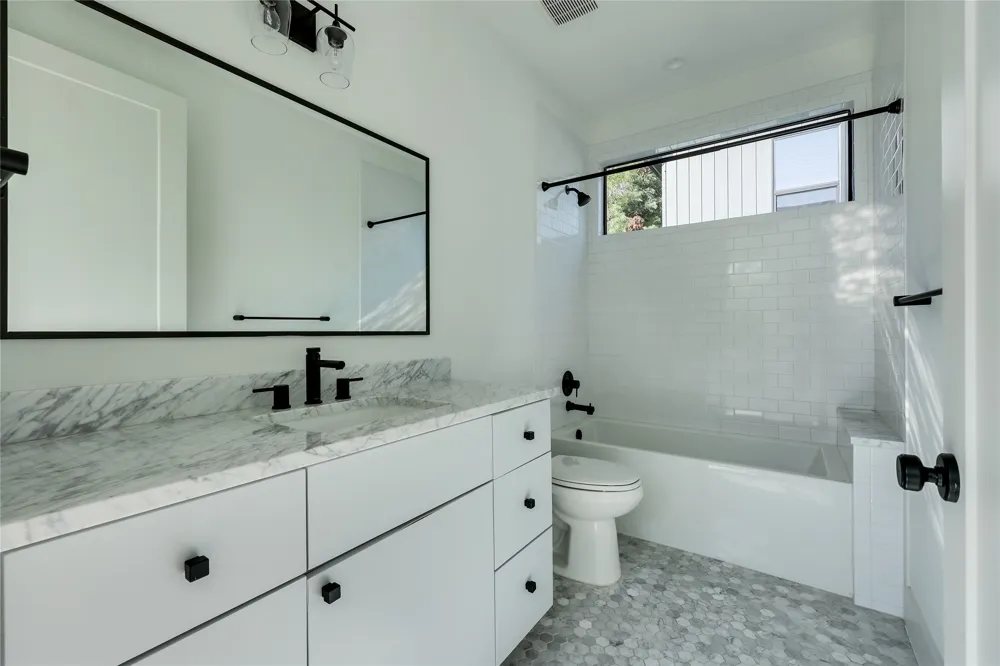 2804 E 22nd Street #A Austin, TX 78722