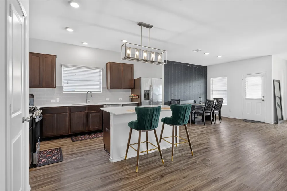 1301 Blackhaw Lane Leander, TX 78641