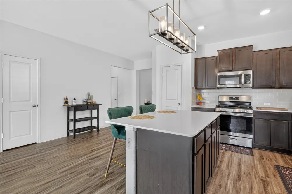 1301 Blackhaw Lane Leander, TX 78641