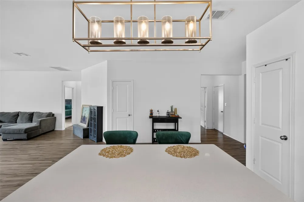 1301 Blackhaw Lane Leander, TX 78641
