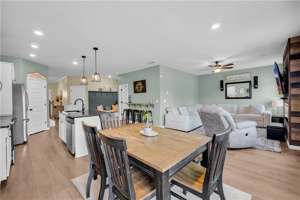 664 Lakehaven Lane Loganville, GA 30052