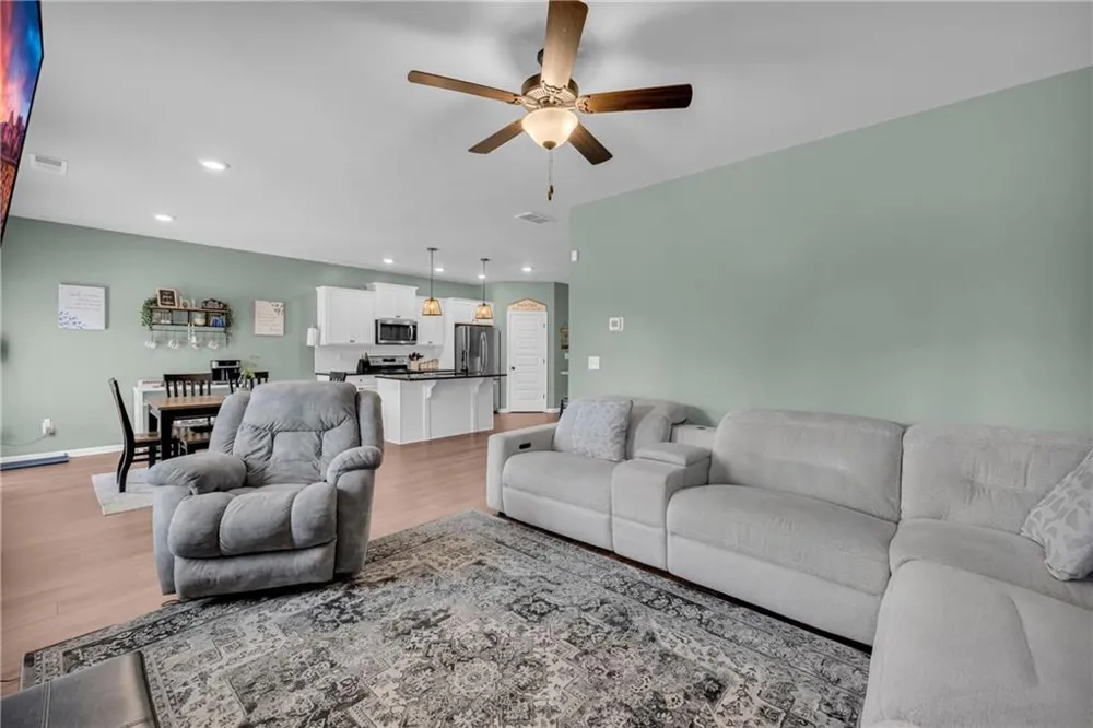 664 Lakehaven Lane Loganville, GA 30052