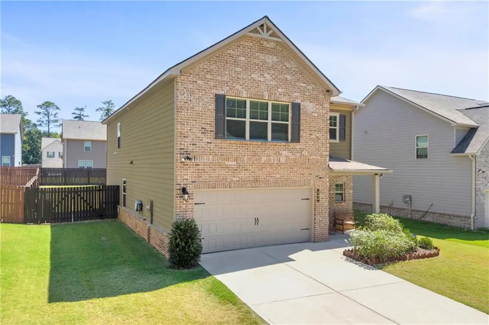 664 Lakehaven Lane Loganville, GA 30052