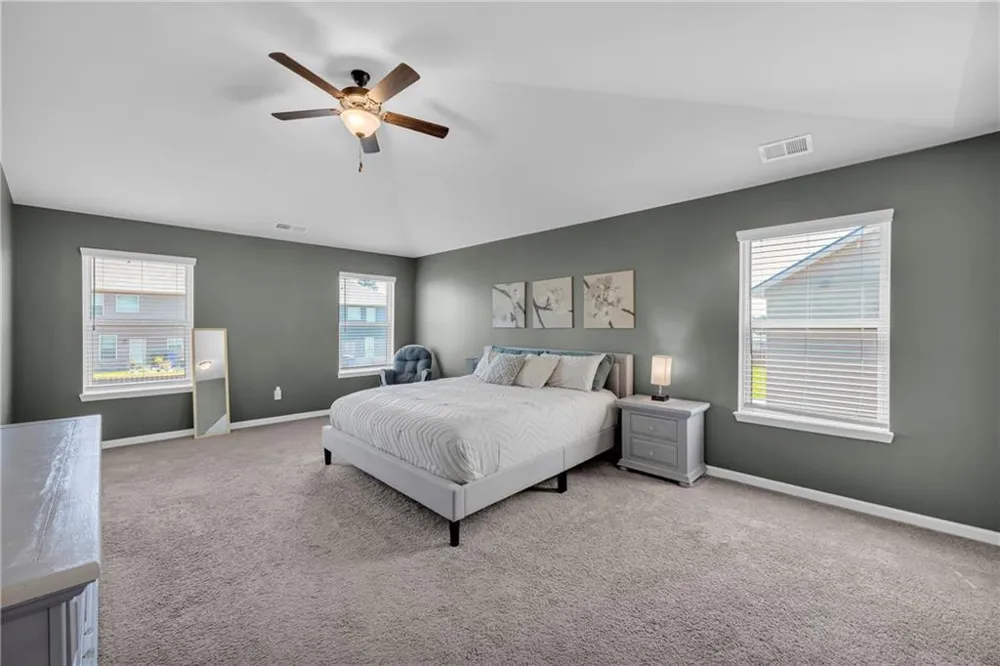 664 Lakehaven Lane Loganville, GA 30052