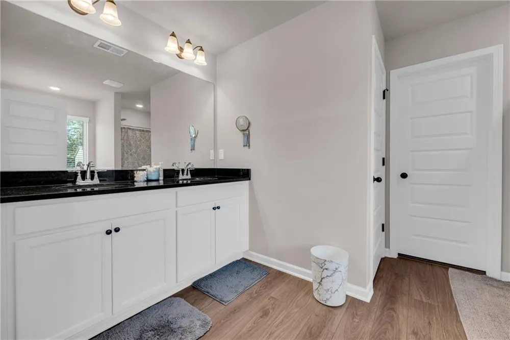 664 Lakehaven Lane Loganville, GA 30052