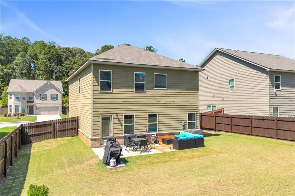 664 Lakehaven Lane Loganville, GA 30052