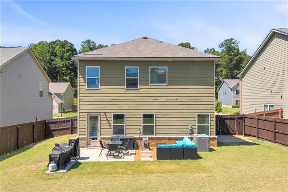 664 Lakehaven Lane Loganville, GA 30052