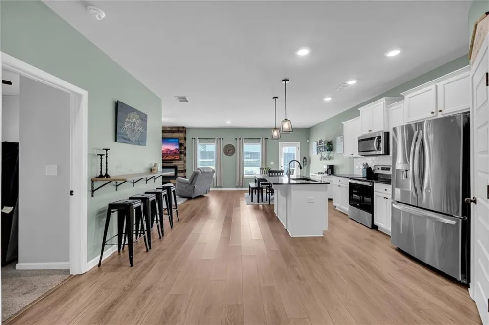 664 Lakehaven Lane Loganville, GA 30052