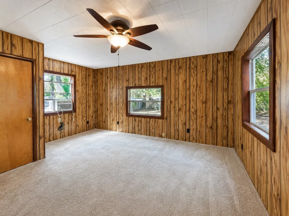1921 Lone Eagle Drive West Tawakoni, TX 75474