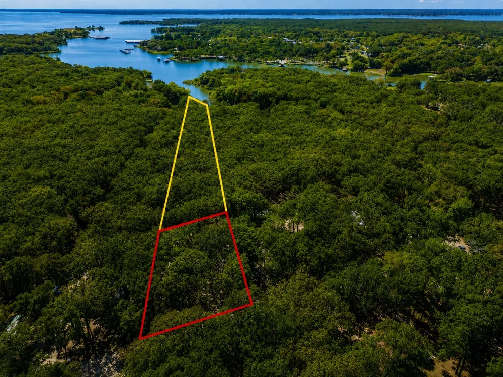 1921 Lone Eagle Drive West Tawakoni, TX 75474