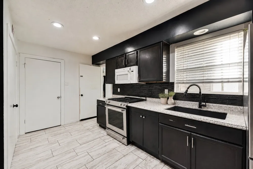 408 Ruby Road Grand Prairie, TX 75050