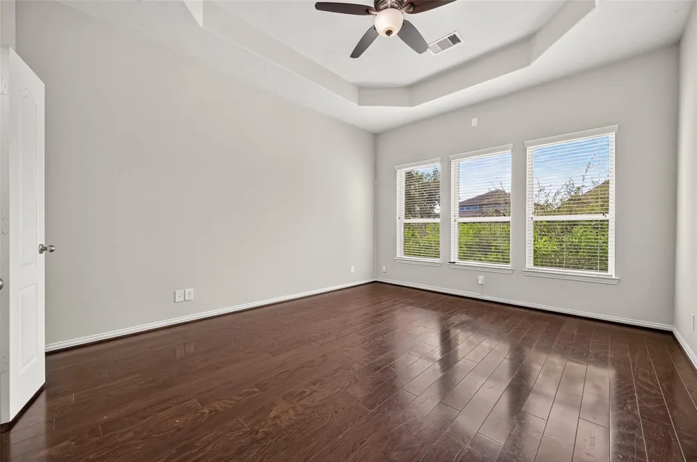 104 Long Meadow Court Clute, TX 77531
