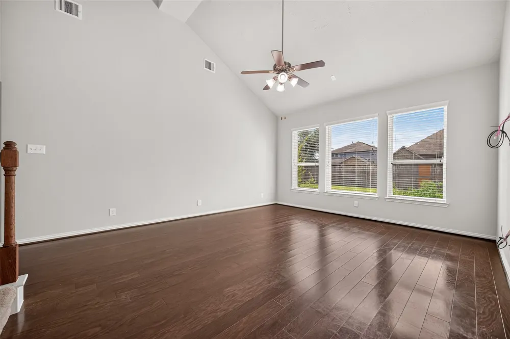 104 Long Meadow Court Clute, TX 77531