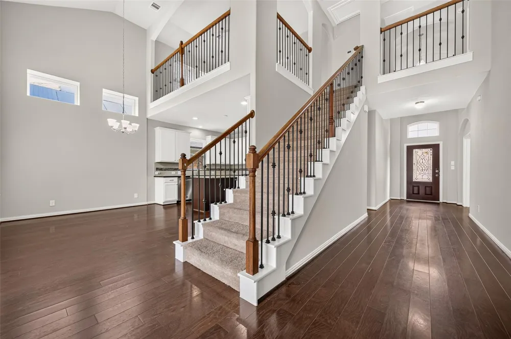 104 Long Meadow Court Clute, TX 77531