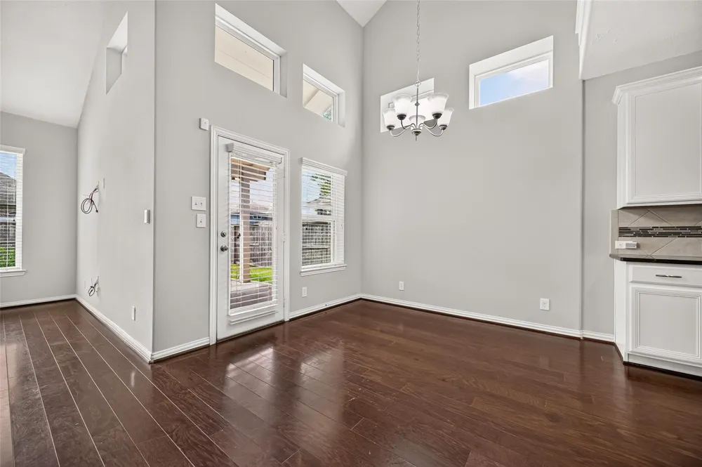 104 Long Meadow Court Clute, TX 77531