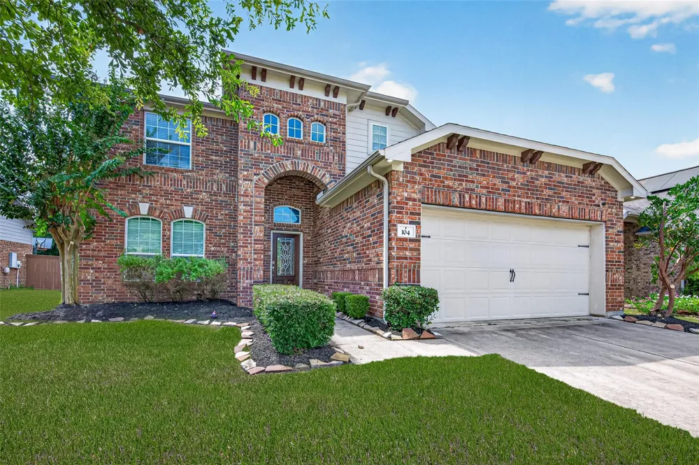 104 Long Meadow Court Clute, TX 77531