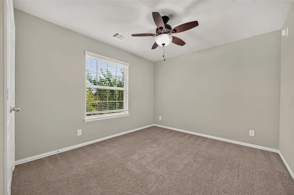104 Long Meadow Court Clute, TX 77531