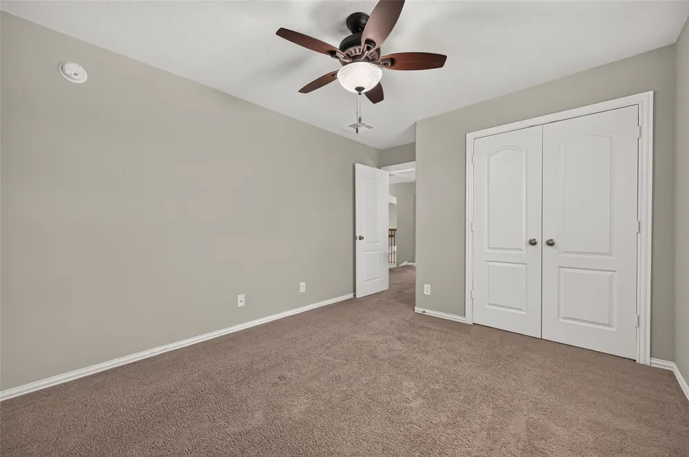 104 Long Meadow Court Clute, TX 77531