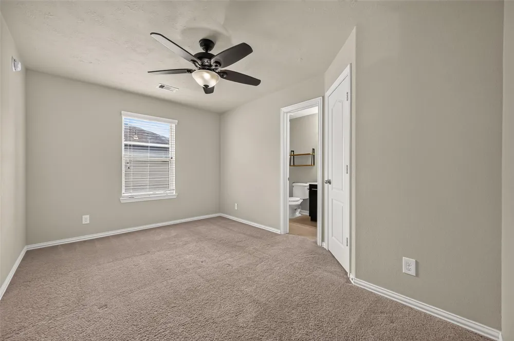 104 Long Meadow Court Clute, TX 77531