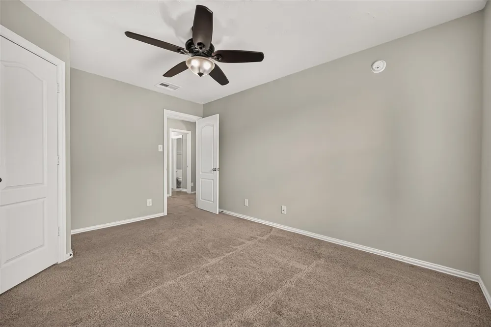 104 Long Meadow Court Clute, TX 77531