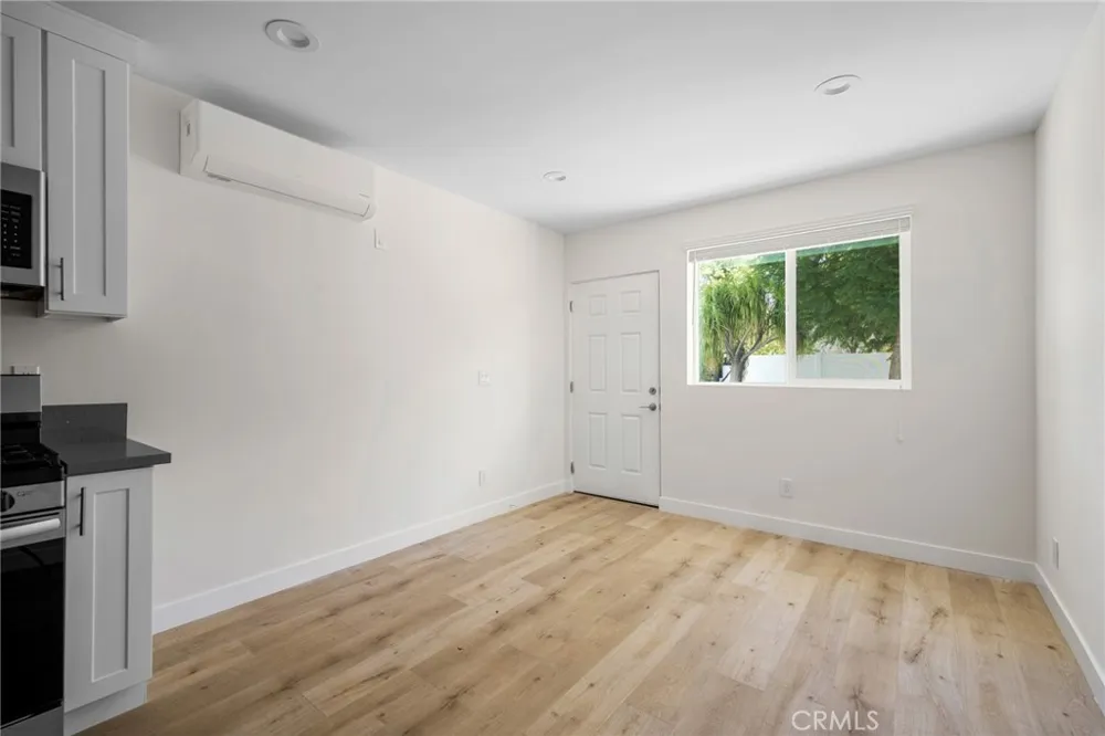 6851 De Celis Place #1/2 Van Nuys, CA 91406