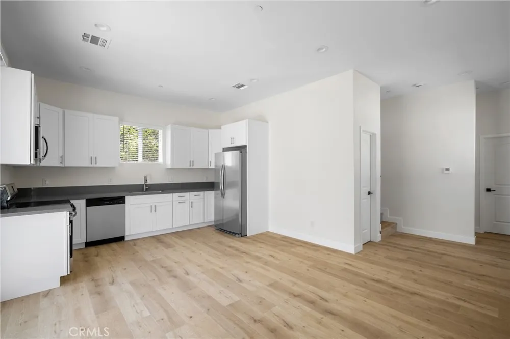 6849 De Celis Place #1/2 Van Nuys, CA 91406