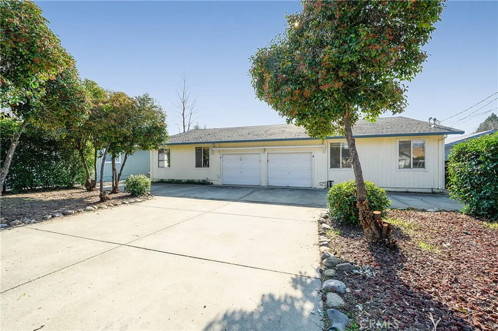 19759 Oak Flat Road Hidden Valley Lake, CA 95467