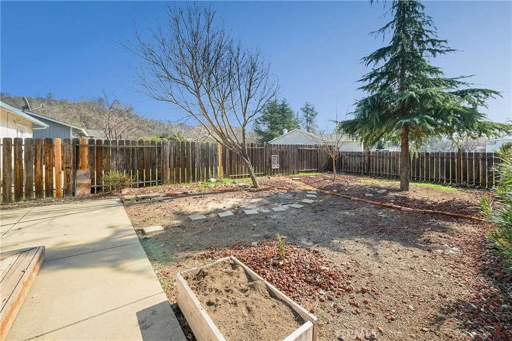 19759 Oak Flat Road Hidden Valley Lake, CA 95467