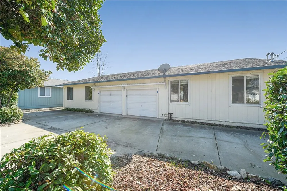 19759 Oak Flat Road Hidden Valley Lake, CA 95467