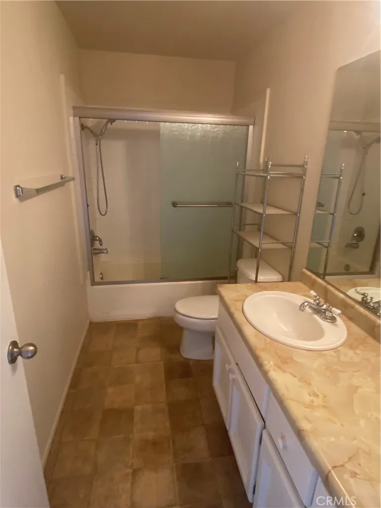 19759 Oak Flat Road Hidden Valley Lake, CA 95467